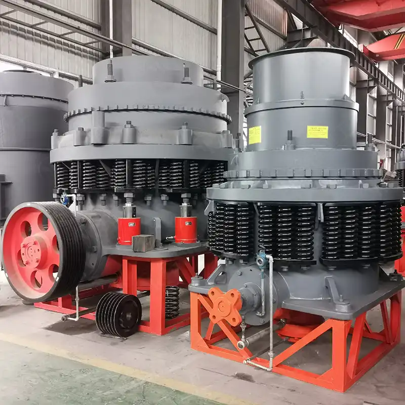 الكسارة المخروطية الزنبركية الزنبركية